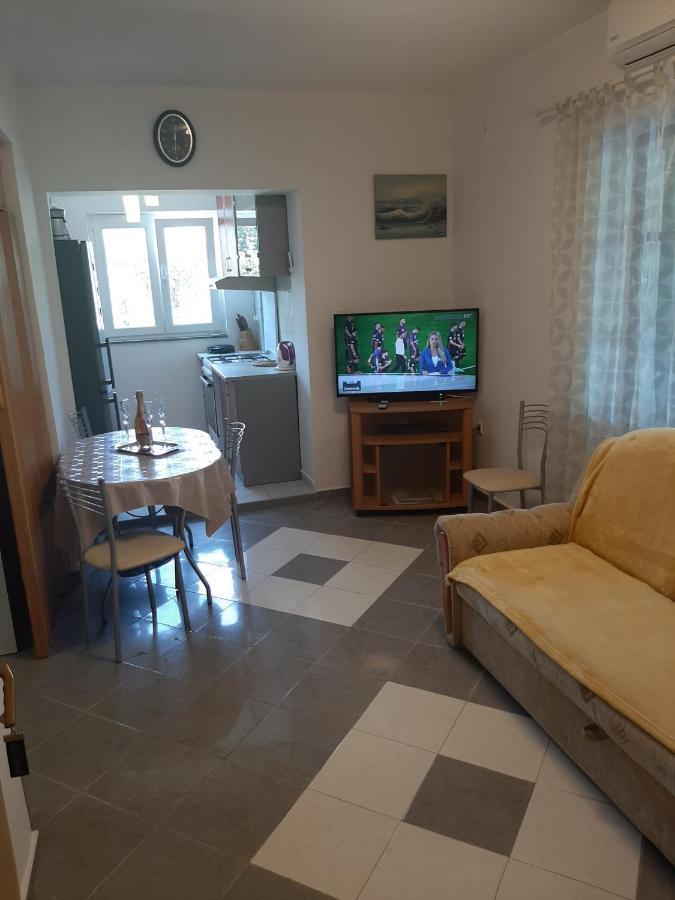 Apartments Borna Drage Exterior photo