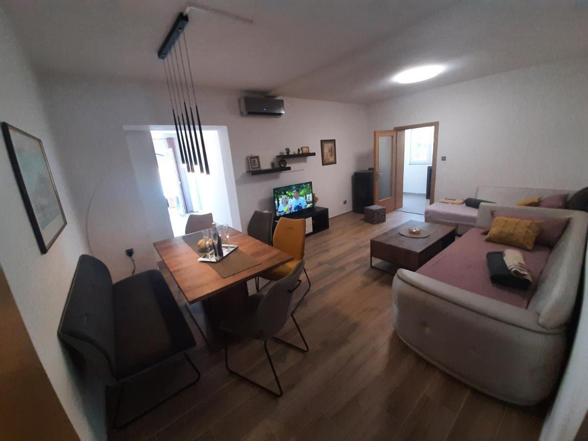 Apartments Borna Drage Exterior photo